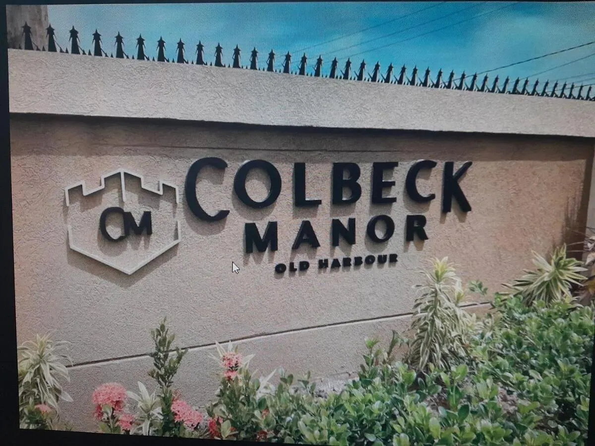 C & J'S Coco Manor Vacation Home Old Harbour 0*,  Giamaica