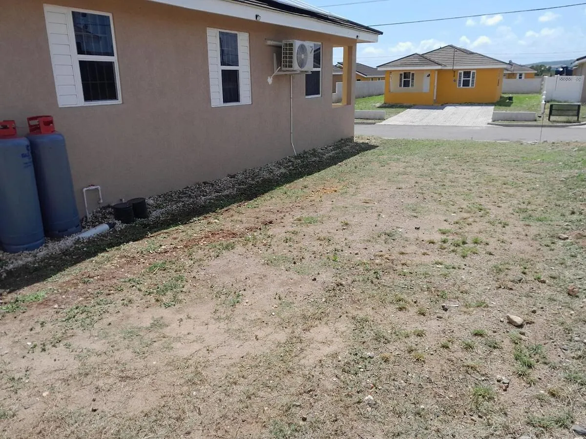 Casa vacanze C & J'S Coco Manor Vacation Home Old Harbour